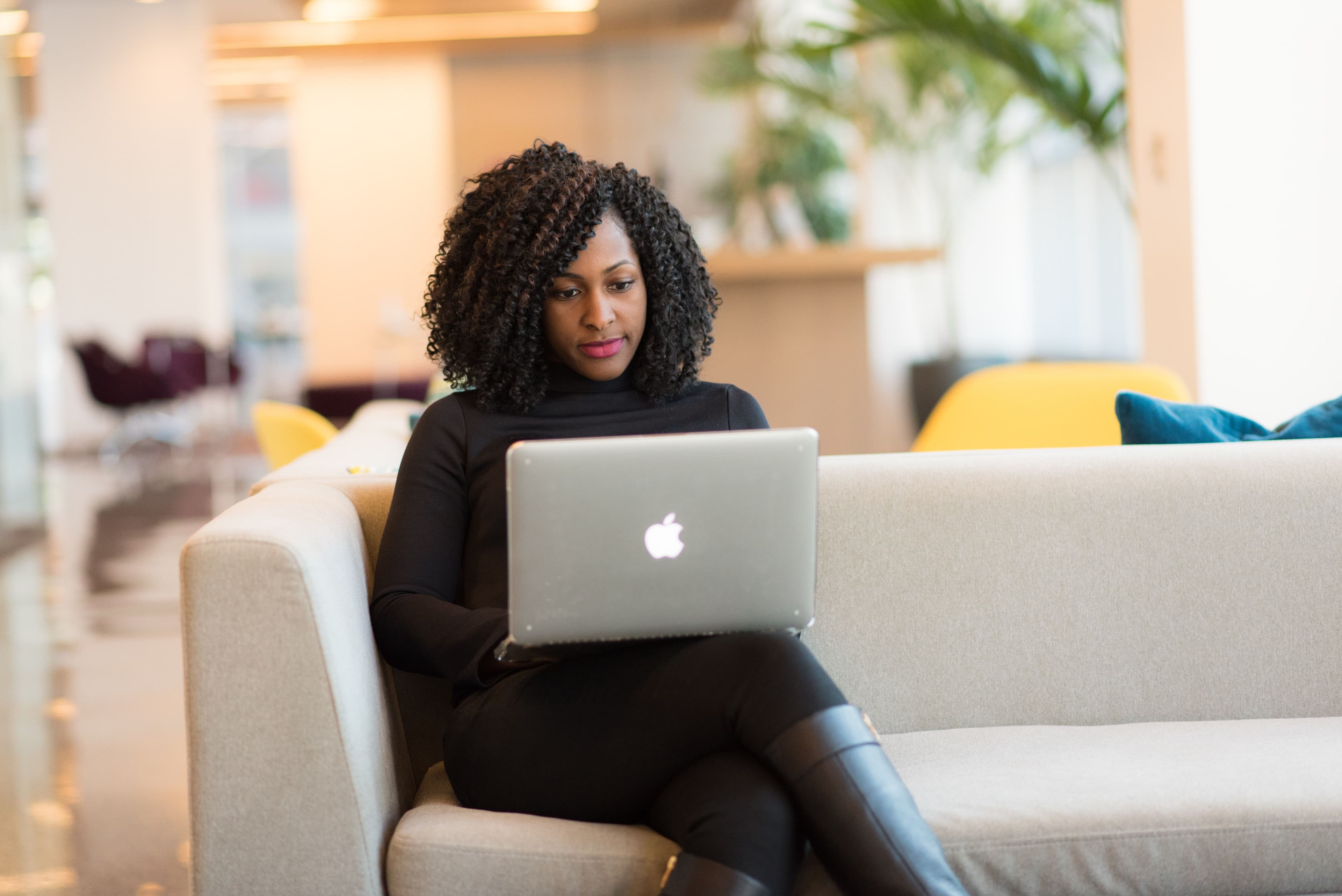 woman in online mentoring meeting